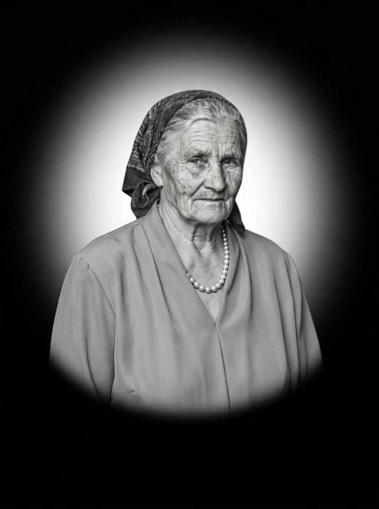 После: ч/б студийный портрет для гравировки, плавный переход торса в тёмный фон